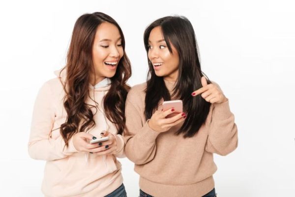 Hỏi ý kiến bạn bè, người thân